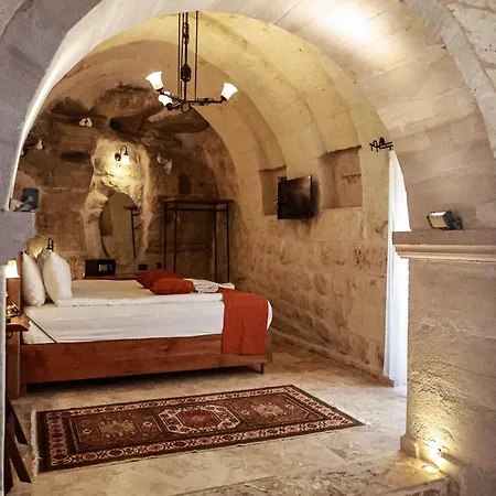 Peruna Cave Hotel *