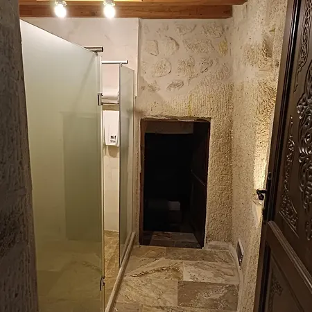 Hotel Peruna Cave *