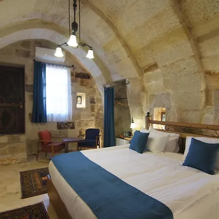 Peruna Cave Hotel *