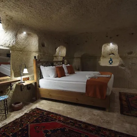 Peruna Cave Hotel *