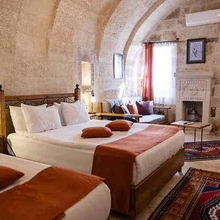 Peruna Cave Hotel *