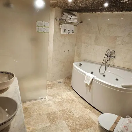 Peruna Cave 酒店 *