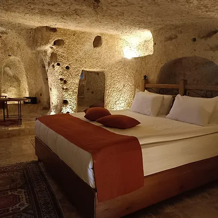Peruna Cave * Goreme